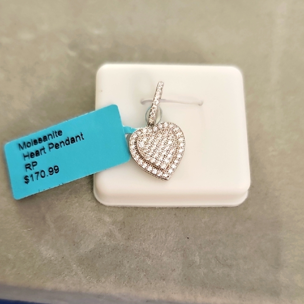 NWT Moissanite Heart Pendant